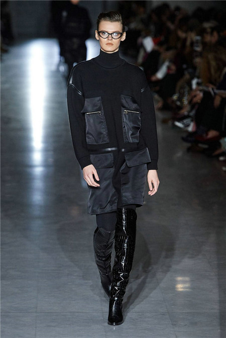 聪明女人的“性感政治学” Max Mara 2019秋冬米兰大秀(图51) 聪明女人的“性感政治学” Max Mara 2019秋冬米兰大秀(图51)