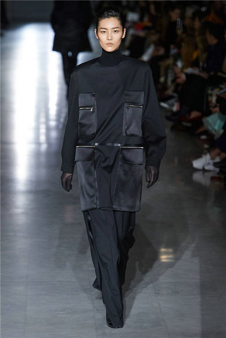 聪明女人的“性感政治学” Max Mara 2019秋冬米兰大秀(图52) 聪明女人的“性感政治学” Max Mara 2019秋冬米兰大秀(图52)