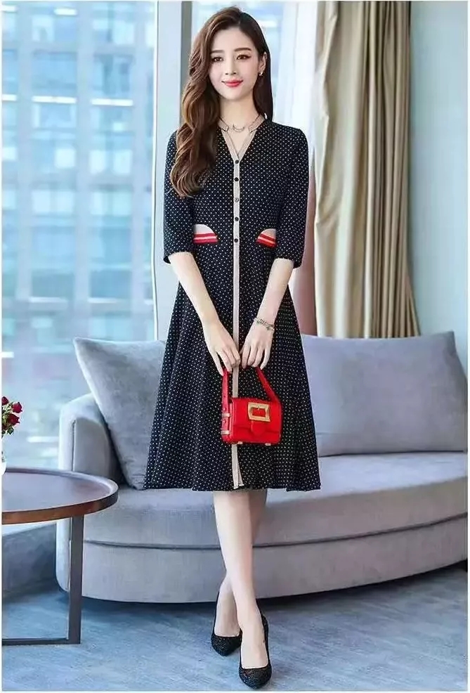 花月秋春装上新 女神节邂逅美丽!(图11) 花月秋春装上新 女神节邂逅美丽!(图11)