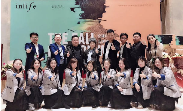 奋勇向前,跑赢梦想——伊纳芙2019秋新品发布会缤纷盛启(图11) 奋勇向前,跑赢梦想——伊纳芙2019秋新品发布会缤纷盛启(图11)