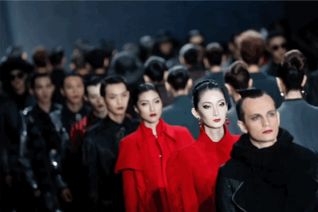 JIWENBO:东方X巴洛克,一拍即合 A/W2019深圳时装周(图3) JIWENBO:东方X巴洛克,一拍即合 A/W2019深圳时装周(图3)