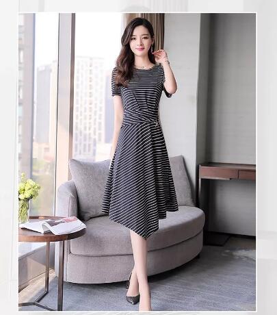 热烈庆祝HYQ花月秋品牌女装广西玉林店盛大开业(图6) 热烈庆祝HYQ花月秋品牌女装广西玉林店盛大开业(图6)