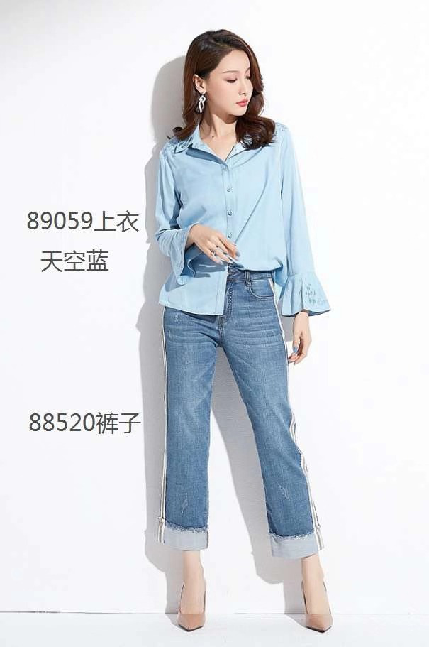 简单简约爱依莲女装，搭配出1+1大于2的潮流效果[图3]