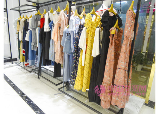 夺宝奇兵 品牌折扣女装加盟店如何经营生意好？[图3]