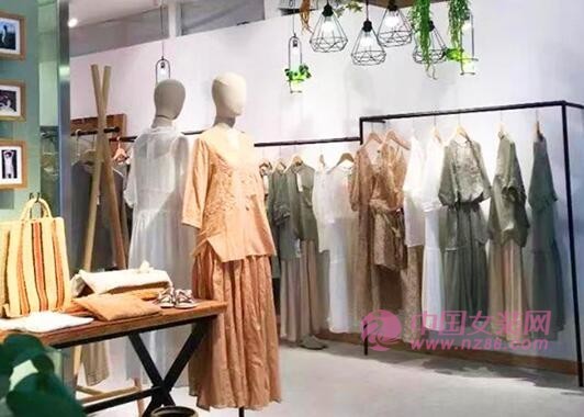 为避免加盟陷阱,加盟女装品牌要注意哪些方面的信息?(图2) 为避免加盟陷阱,加盟女装品牌要注意哪些方面的信息?(图2)