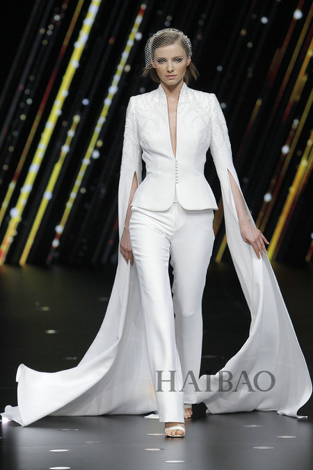 普诺维斯 (Pronovias) 2020春夏巴塞罗那婚纱周发布秀(图8) 普诺维斯 (Pronovias) 2020春夏巴塞罗那婚纱周发布秀(图8)
