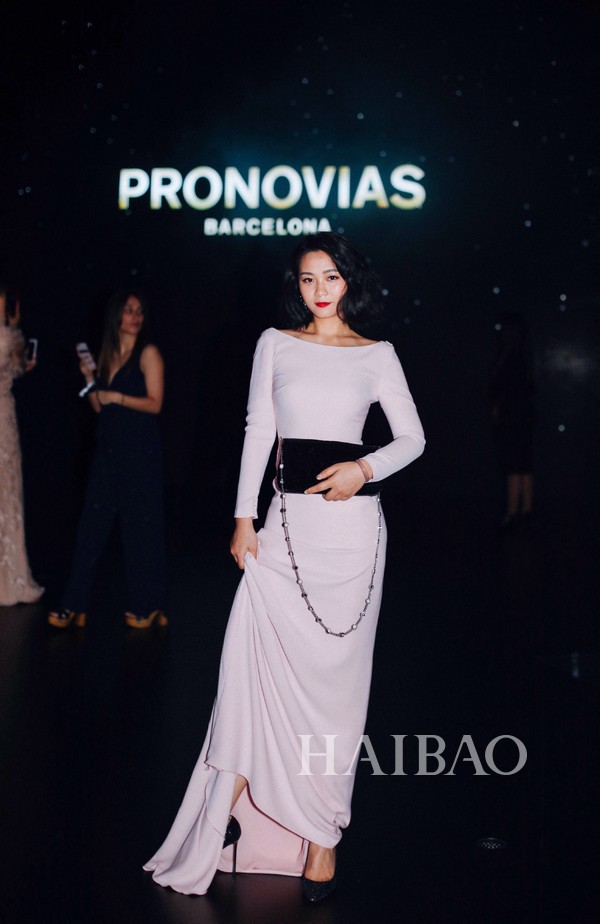 普诺维斯 (Pronovias) 2020春夏巴塞罗那婚纱周发布秀(图12) 普诺维斯 (Pronovias) 2020春夏巴塞罗那婚纱周发布秀(图12)