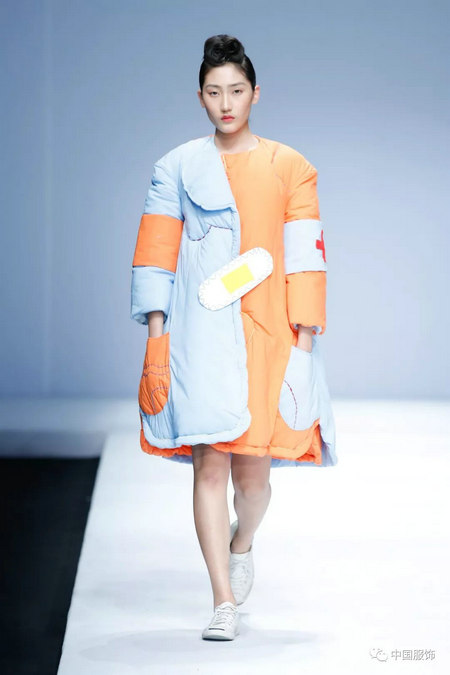 上海工程技术大学中法埃菲时装设计师学院优秀作品展(图10) 上海工程技术大学中法埃菲时装设计师学院优秀作品展(图10)