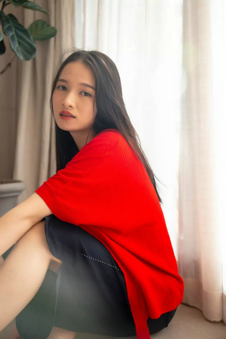 别穿莫兰迪色系了，夏日水果色穿搭最“开挂”！(图38)