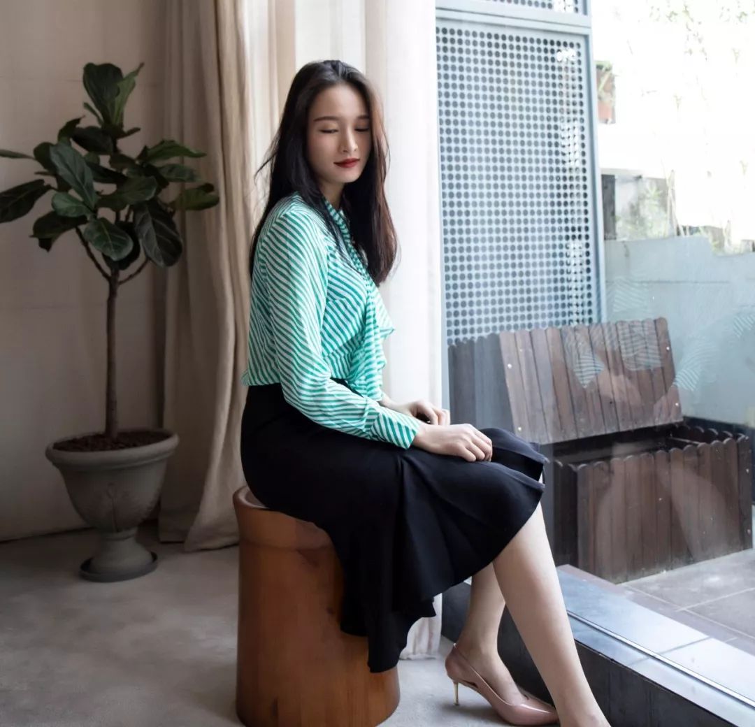 别穿莫兰迪色系了，夏日水果色穿搭最“开挂”！(图42)