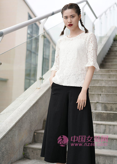 底色今年夏季,阔腿裤是你的时髦必备单品。(图2) 底色今年夏季,阔腿裤是你的时髦必备单品。(图2)
