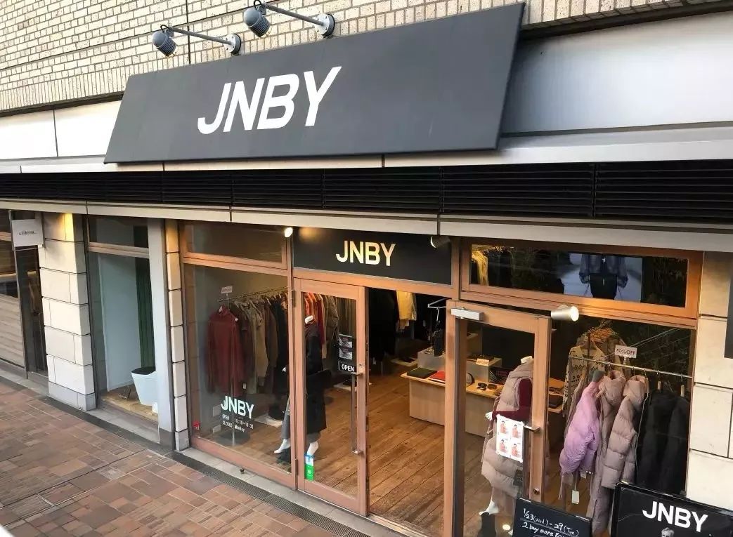 重磅!2019半年度女装品牌榜单新出炉(图6) 重磅!2019半年度女装品牌榜单新出炉(图6)