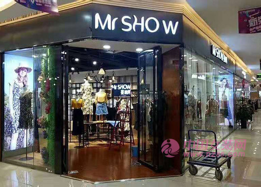 蔓润秀告诉你女装店的销售技巧有哪些(图2) 蔓润秀告诉你女装店的销售技巧有哪些(图2)