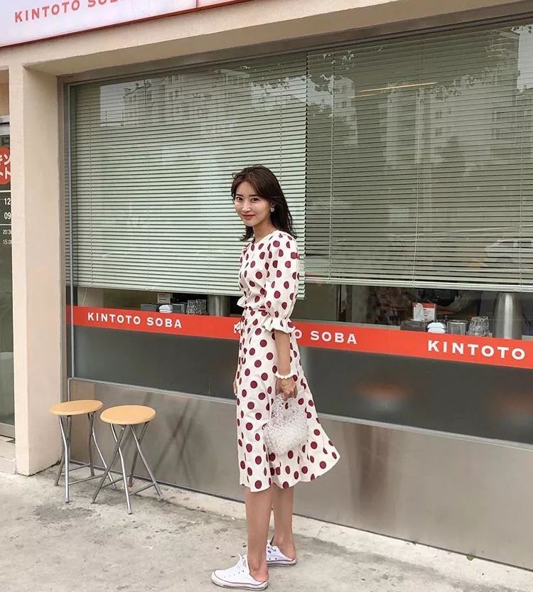 ​2019最时髦的30套穿搭，照着穿就对了!(图37)