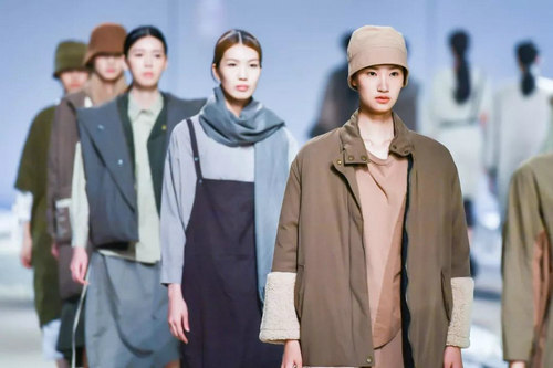 广东时装周 当中式嫁衣遇见西式婚纱，pick一下谁更美(图49)