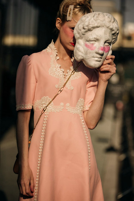 2019秋冬女装流行色 下半年穿这些色彩时尚!(图25) 2019秋冬女装流行色 下半年穿这些色彩时尚!(图25)