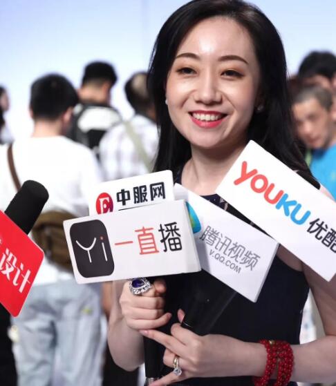 伊缔莎广东“十佳服装设计师”出炉,伊缔莎创始人王晨喜夺荣耀(图6) 伊缔莎广东“十佳服装设计师”出炉,伊缔莎创始人王晨喜夺荣耀(图6)