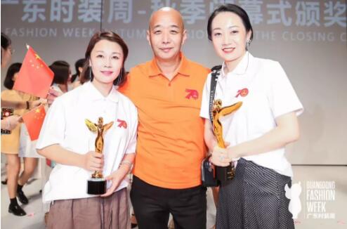 伊缔莎广东“十佳服装设计师”出炉,伊缔莎创始人王晨喜夺荣耀(图7) 伊缔莎广东“十佳服装设计师”出炉,伊缔莎创始人王晨喜夺荣耀(图7)