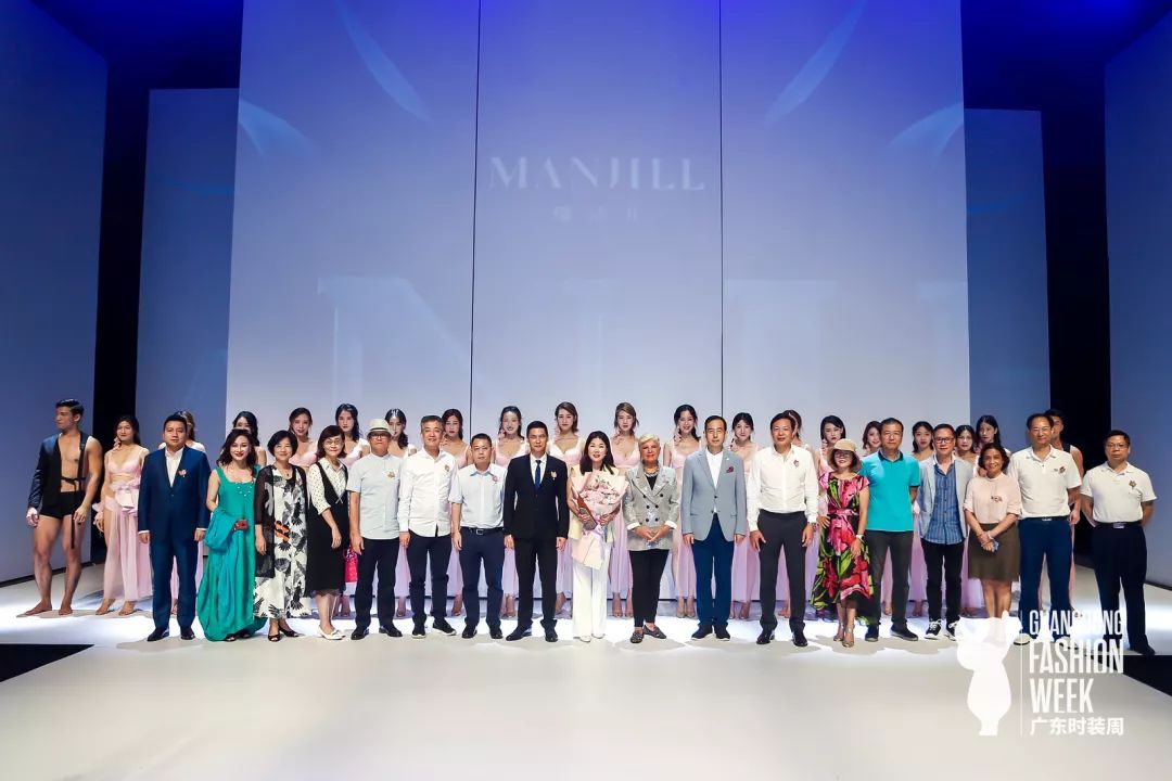 广东时装周 熳洁儿 2020春夏新品发布秀 唤醒(图1) 广东时装周 熳洁儿 2020春夏新品发布秀 唤醒(图1)
