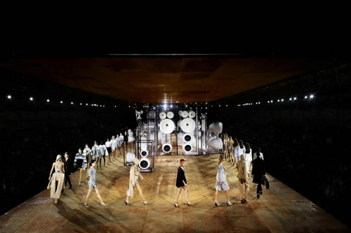 Burberry 2020春夏系列 让人看了就很有购买欲(图3) Burberry 2020春夏系列 让人看了就很有购买欲(图3)