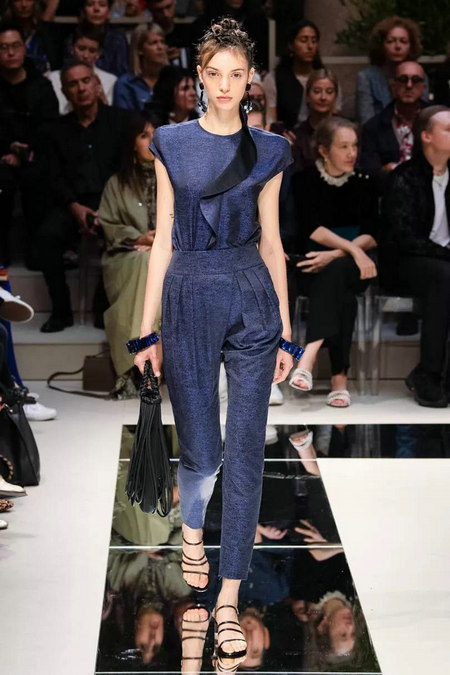 阿玛尼 Giorgio Armani 2020春夏女装秀 (图16)