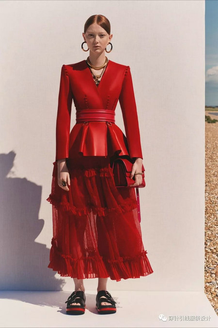 Alexander Mcqueen 2020度假系列 英式复古浪漫女战士(图4) Alexander Mcqueen 2020度假系列 英式复古浪漫女战士(图4)