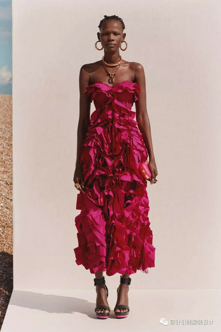 Alexander Mcqueen 2020度假系列 英式复古浪漫女战士(图27) Alexander Mcqueen 2020度假系列 英式复古浪漫女战士(图27)