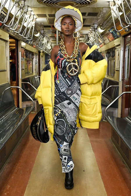 创意爆炸！被Moschino 2020早秋系列圈粉了~ (图31)