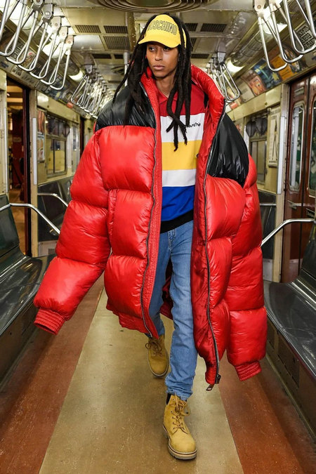 创意爆炸！被Moschino 2020早秋系列圈粉了~ (图32)