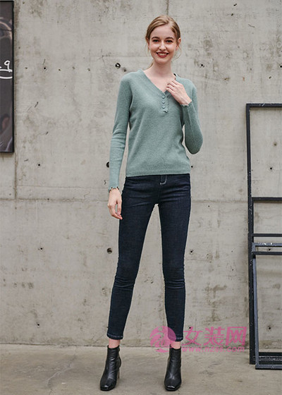 雁腾逸女装品牌 2019冬季时尚百搭针织毛衣(图3)