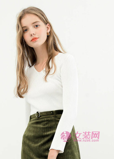 戈蔓婷女装品牌 2019时尚温柔针织毛衣 带给你不一样的温暖(图1) 戈蔓婷女装品牌 2019时尚温柔针织毛衣 带给你不一样的温暖(图1)