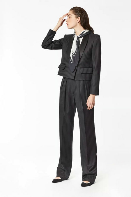 仅16套look?这可能是我见过最简单的Emporio Armani (图4) 仅16套look?这可能是我见过最简单的Emporio Armani (图4)