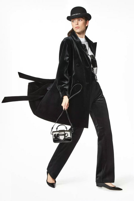 仅16套look?这可能是我见过最简单的Emporio Armani (图7) 仅16套look?这可能是我见过最简单的Emporio Armani (图7)