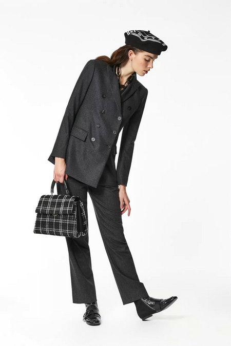 仅16套look?这可能是我见过最简单的Emporio Armani (图11) 仅16套look?这可能是我见过最简单的Emporio Armani (图11)