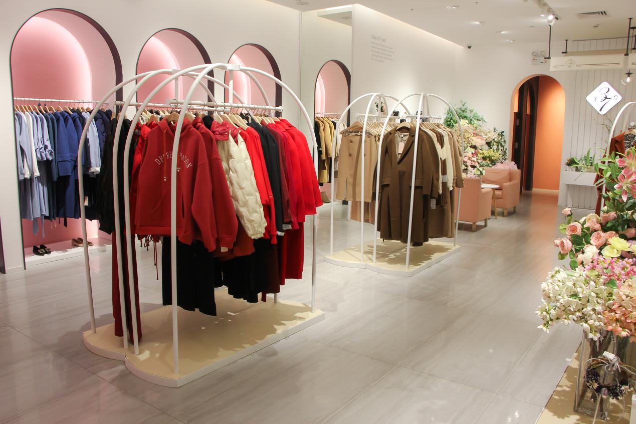如何经营好一家伊顿贸易37&deg;生活美学服饰店？[图2]