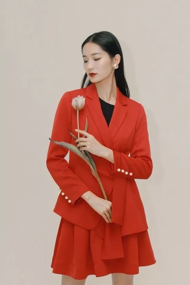 时尚里的中国风 这些“新年装备”,必须all in!(图18) 时尚里的中国风 这些“新年装备”,必须all in!(图18)