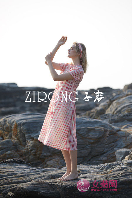 子容女装品牌2020年夏季新品时尚发布(图3) 子容女装品牌2020年夏季新品时尚发布(图3)