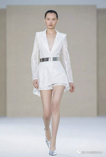 雅莹2020SS高级定制系列发布秀(图23) 雅莹2020SS高级定制系列发布秀(图23)
