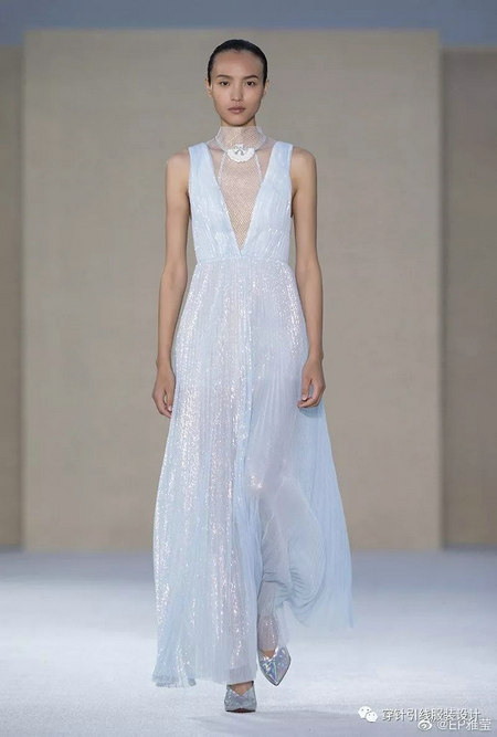 雅莹2020SS高级定制系列发布秀(图61) 雅莹2020SS高级定制系列发布秀(图61)
