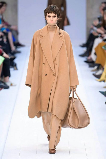 Max Mara 2020秋冬系列依旧让人很有购买欲(图33) Max Mara 2020秋冬系列依旧让人很有购买欲(图33)
