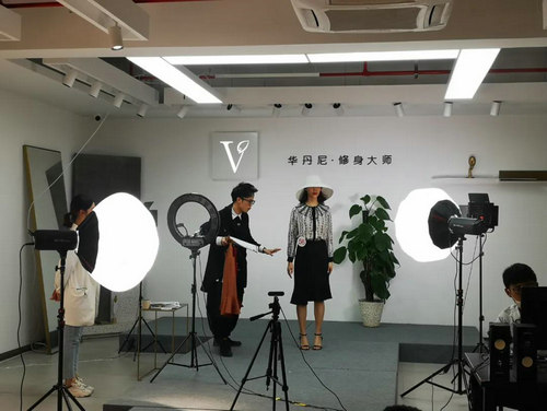 华丹尼2020秋《致敬大师》线上新品发布会圆满完成(图9) 华丹尼2020秋《致敬大师》线上新品发布会圆满完成(图9)