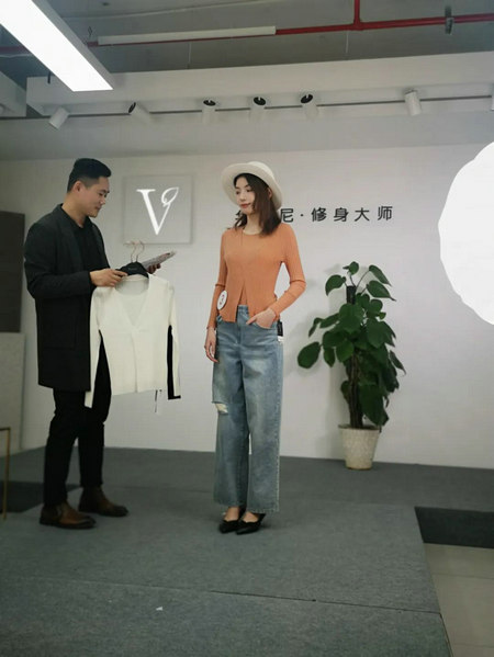 华丹尼2020秋《致敬大师》线上新品发布会圆满完成(图10) 华丹尼2020秋《致敬大师》线上新品发布会圆满完成(图10)