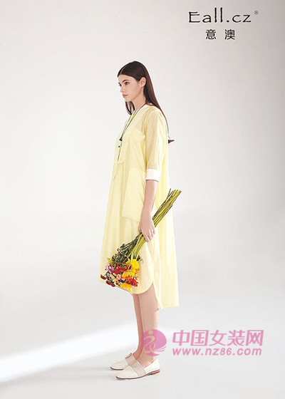 意澳长裙也能演绎通勤风 不一样的时尚,照亮你的职场生活(图3) 意澳长裙也能演绎通勤风 不一样的时尚,照亮你的职场生活(图3)