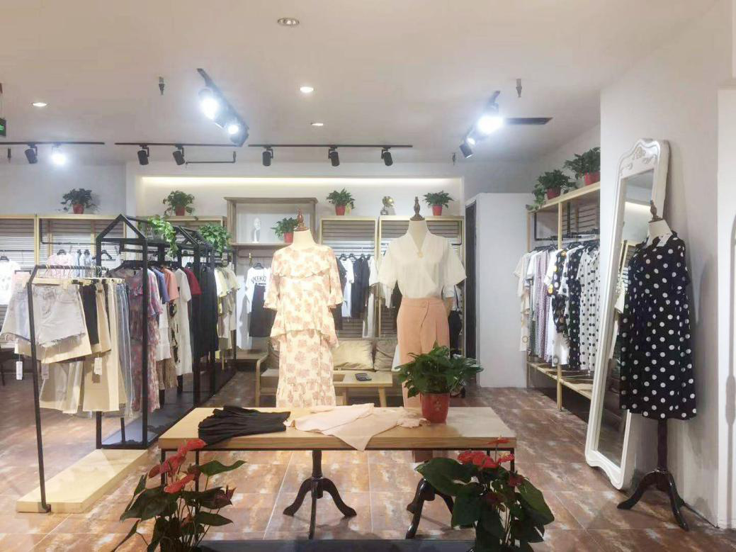 戈蔓婷休闲女装代理满足创业梦想 掀起开店热潮(图1)