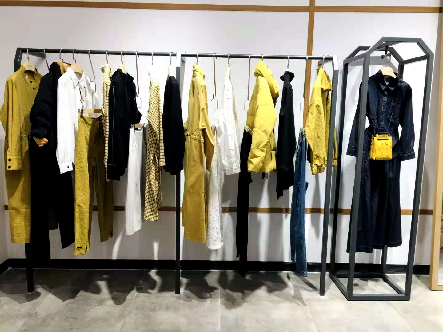 恭喜墨曲女装品牌深圳坂田湾畔店开业大吉 祝生意兴隆!(图8)