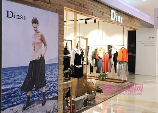 下雨天服装店没生意怎么办?服装店如何对付梅雨季节?(图1) 下雨天服装店没生意怎么办?服装店如何对付梅雨季节?(图1)
