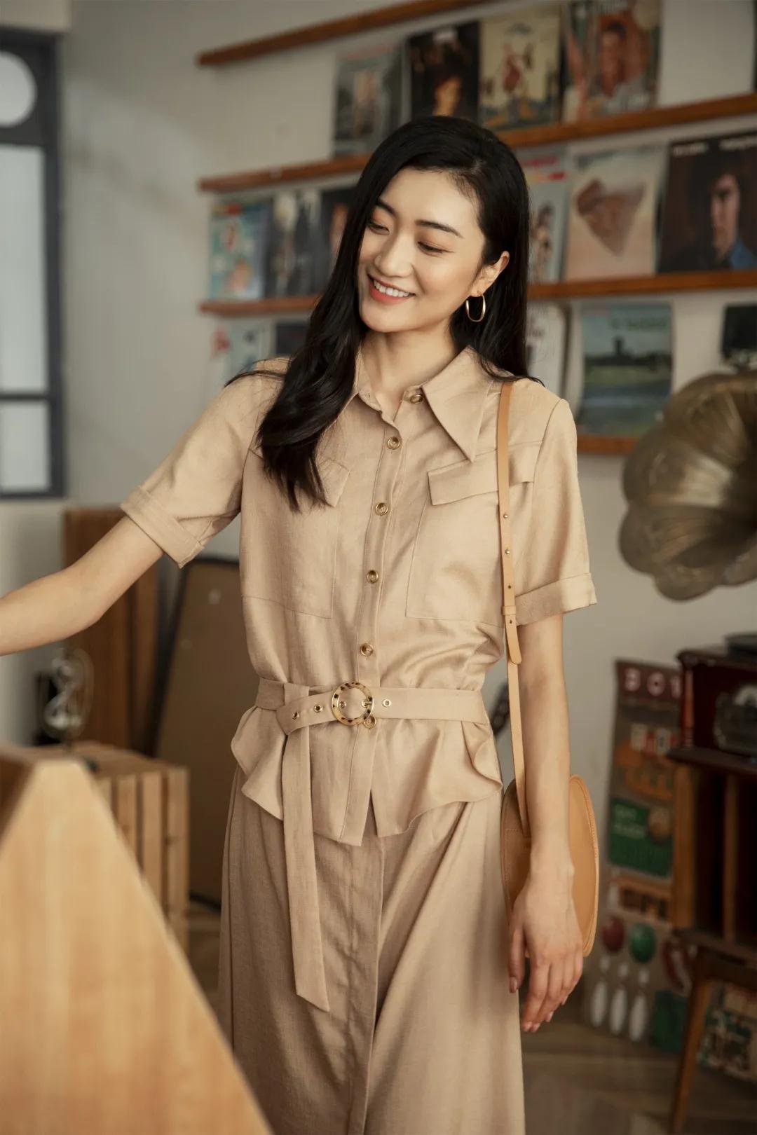祝贺卡蔓女装品牌第八次续约女装网 让我们共创辉煌!(图5) 祝贺卡蔓女装品牌第八次续约女装网 让我们共创辉煌!(图5)