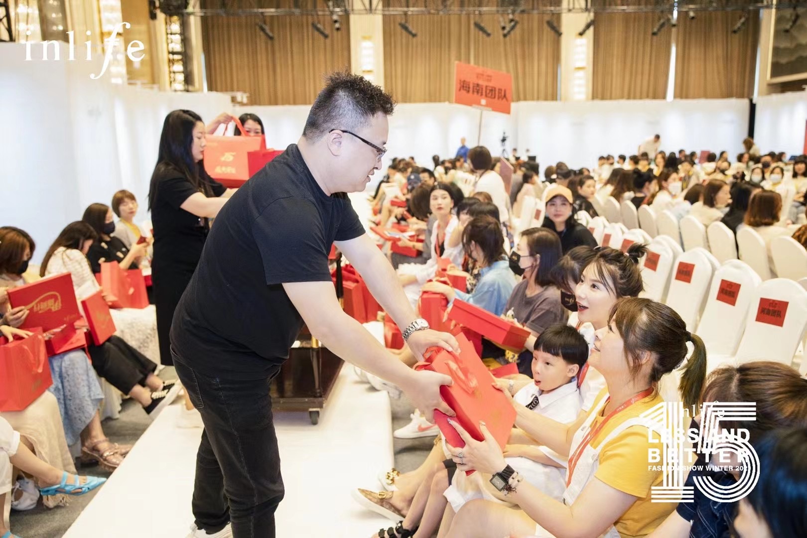 热烈祝贺2021冬新品发布会时尚大秀圆满成功!(图11) 热烈祝贺2021冬新品发布会时尚大秀圆满成功!(图11)