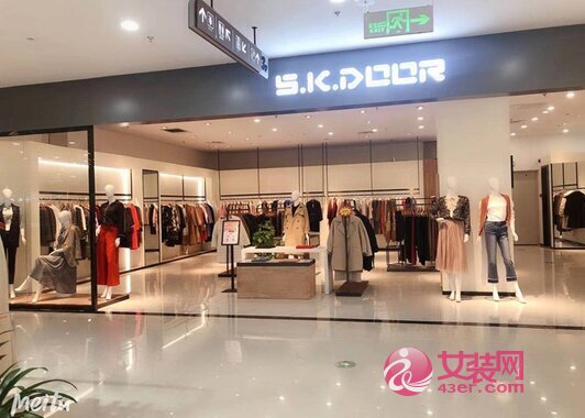 年底服装店怎么做活动清货 年底服装清仓大甩卖技巧(图1) 年底服装店怎么做活动清货 年底服装清仓大甩卖技巧(图1)