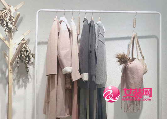 服装店年终大促如何陈列,才能创造业绩巅峰?(图3) 服装店年终大促如何陈列,才能创造业绩巅峰?(图3)